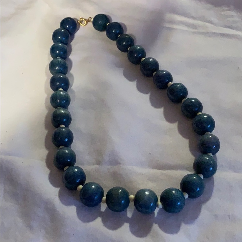 Two beaded necklaces - Picture 2 of 5